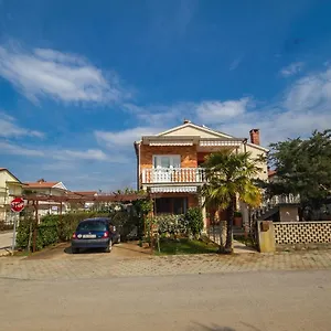 Ana House With Umag